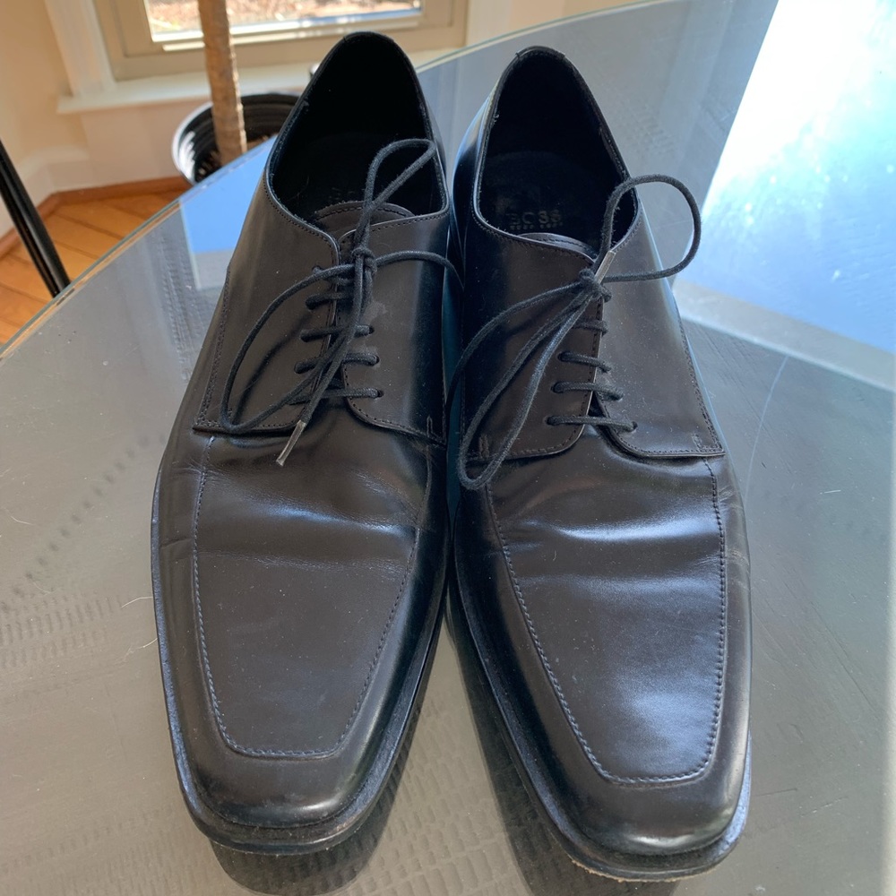 Hugo Boss Cloude leather dress shoe, size 10, EUC